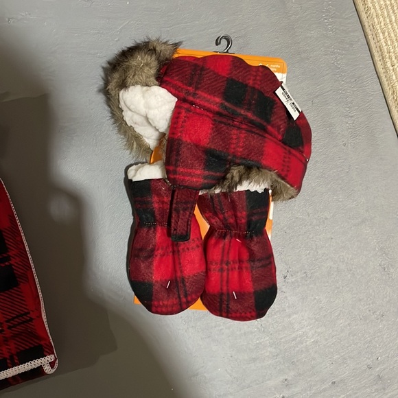 Baby Blanket with Hat & Mitt set - Picture 3 of 5